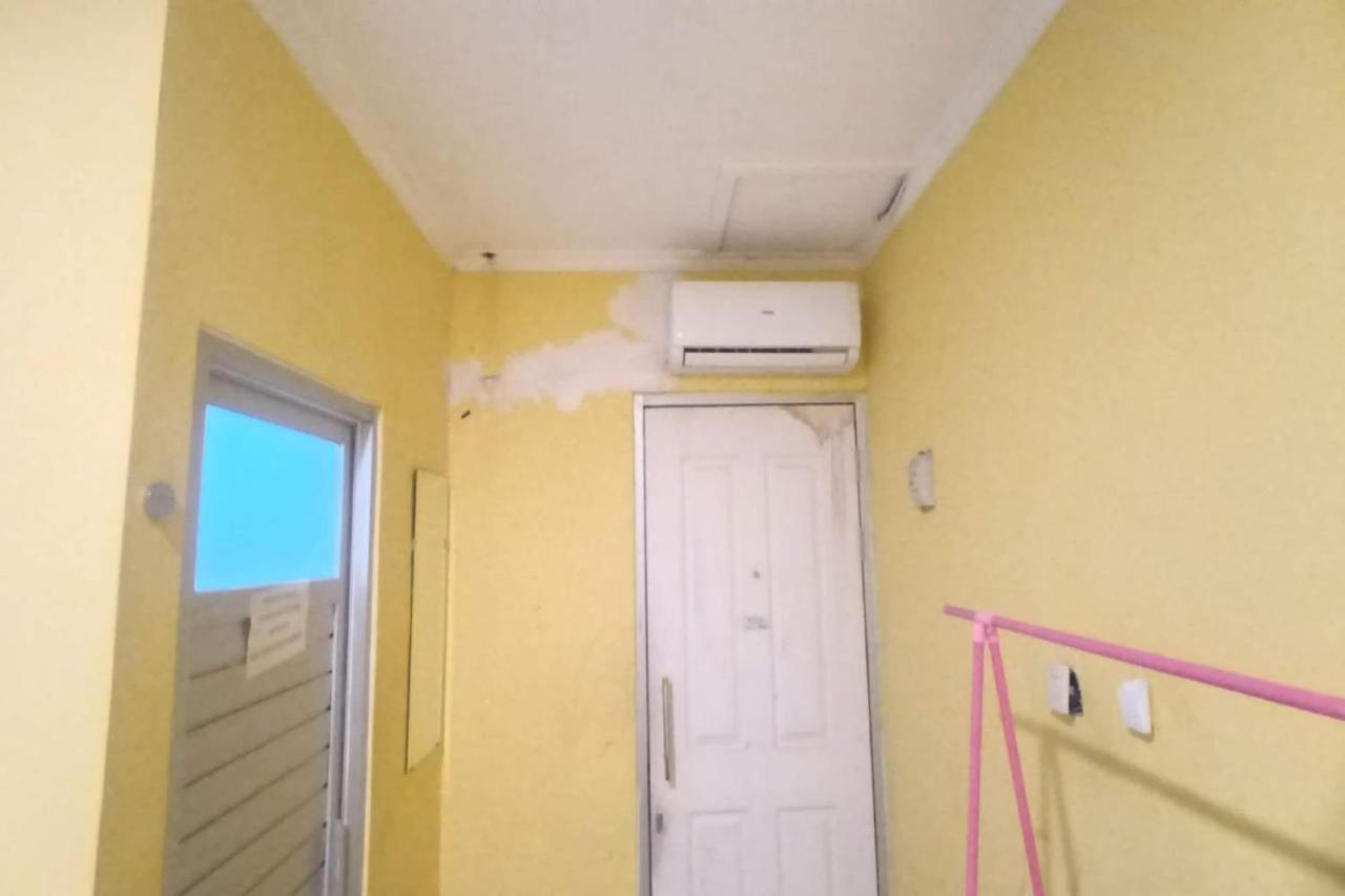 Oyo Life 92877 Hotel Rainbow 7296 Семаранг Екстериор снимка