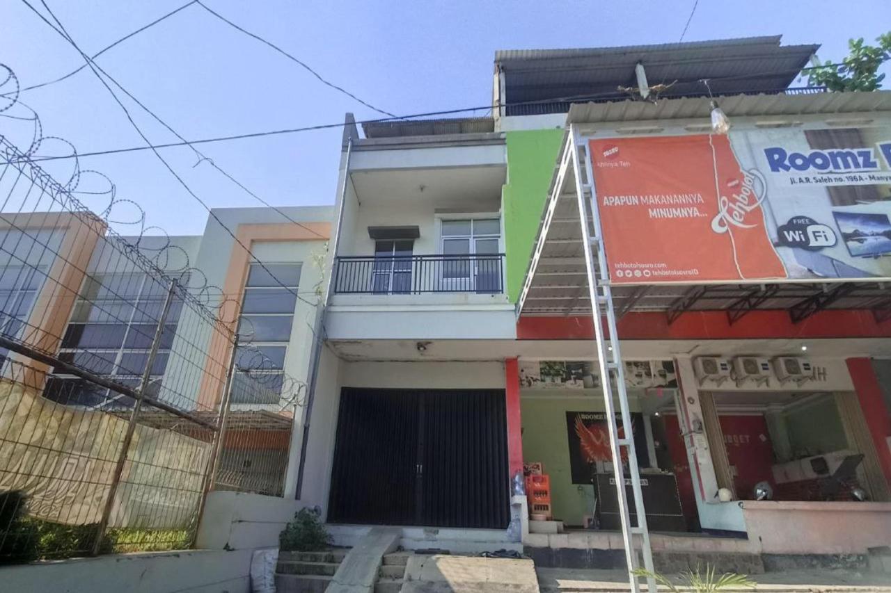 Oyo Life 92877 Hotel Rainbow 7296 Семаранг Екстериор снимка