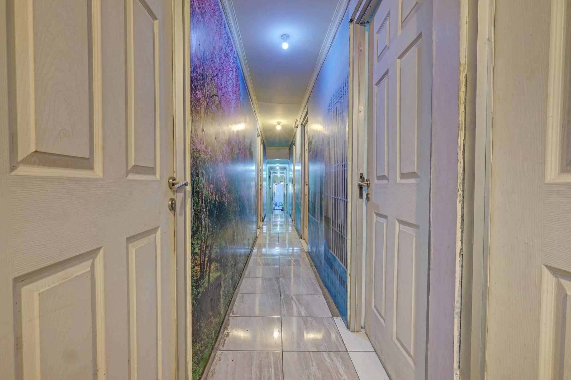 Oyo Life 92877 Hotel Rainbow 7296 Семаранг Екстериор снимка