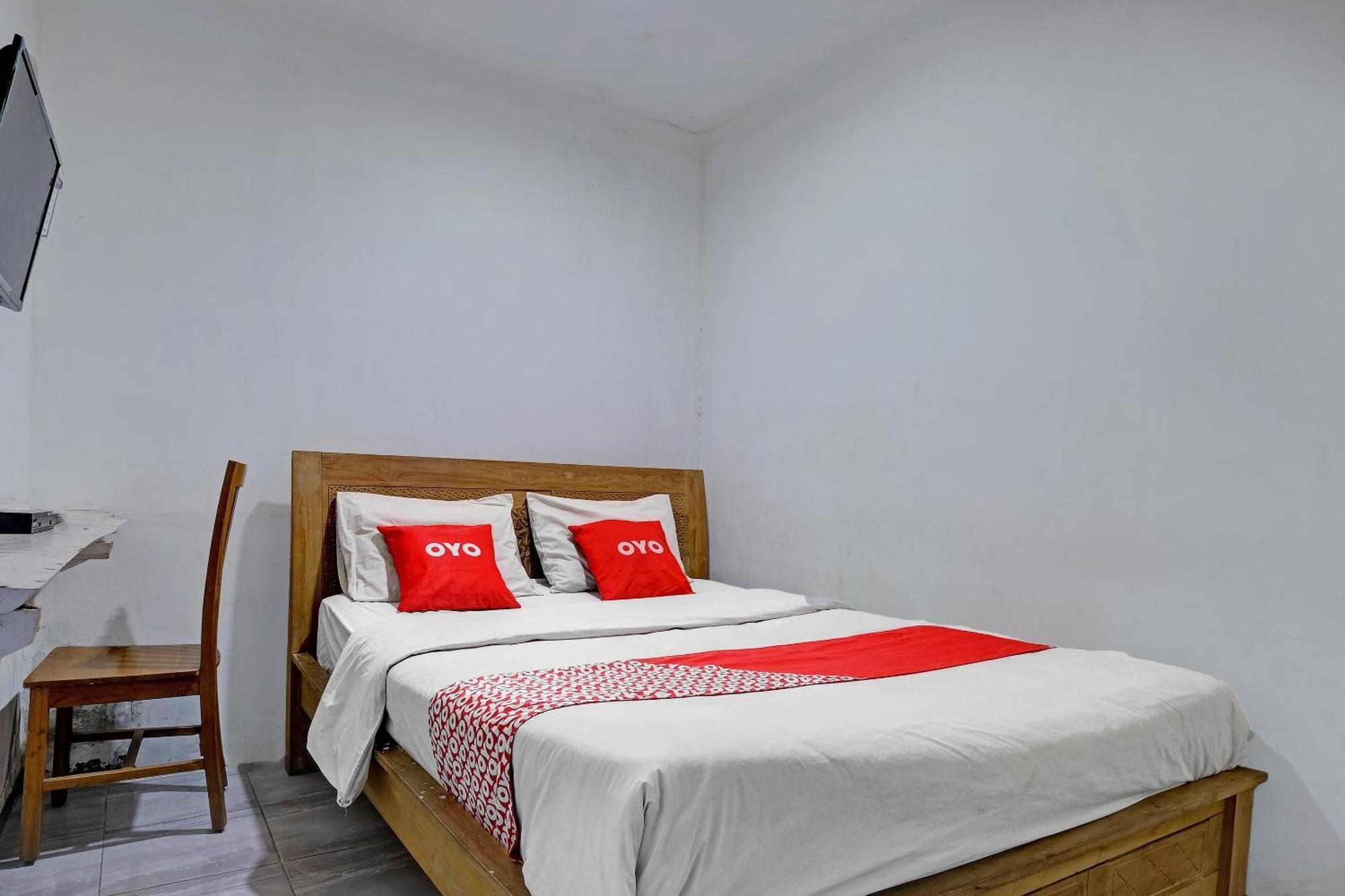Oyo Life 92877 Hotel Rainbow 7296 Семаранг Екстериор снимка
