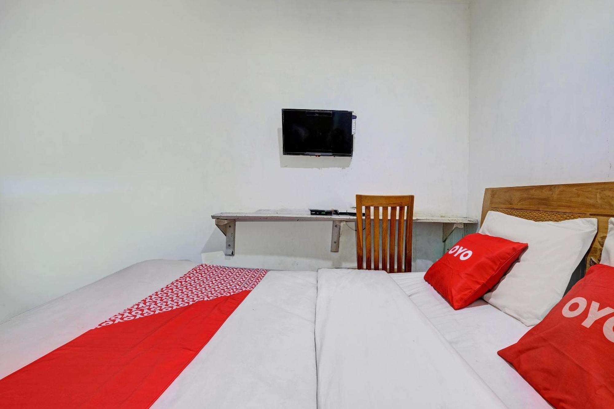 Oyo Life 92877 Hotel Rainbow 7296 Семаранг Екстериор снимка